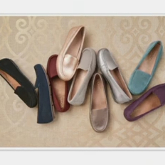 VIONIC "DEBBIE" SLIP ON DRIVING MOCCASINS NWOT - Picture 5 of 15